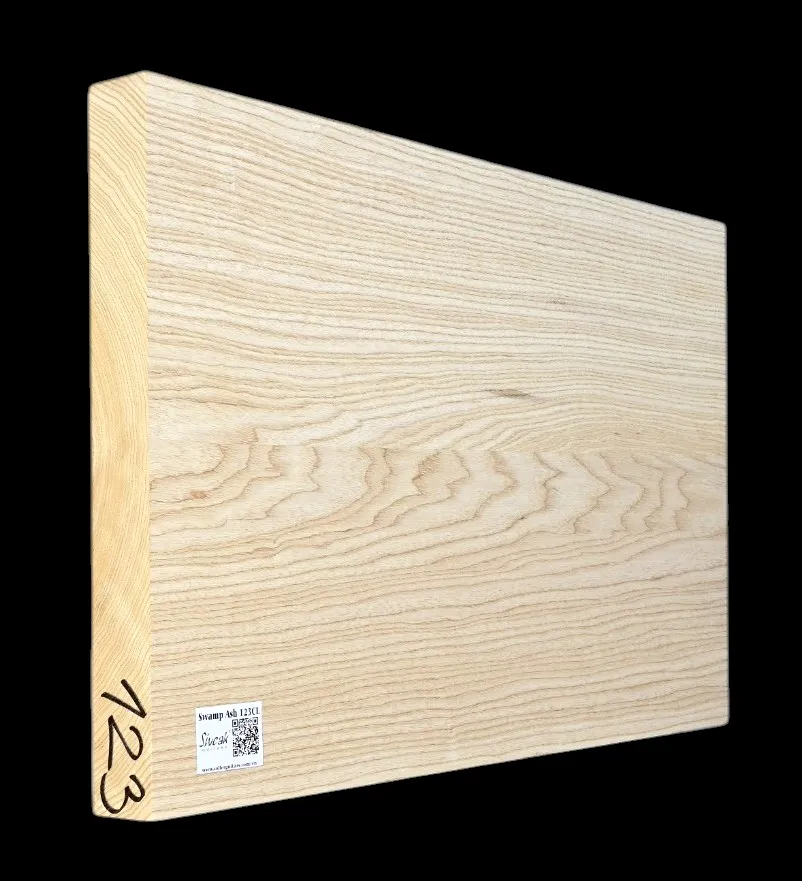 Bahenný Jaseň Gitarové Drevo SWE 123CL - 550 x 370/355 x 43 mm Bahenný Jaseň Gitarové Drevo SWE 123CL - 550 x 370/355 x 43 mm