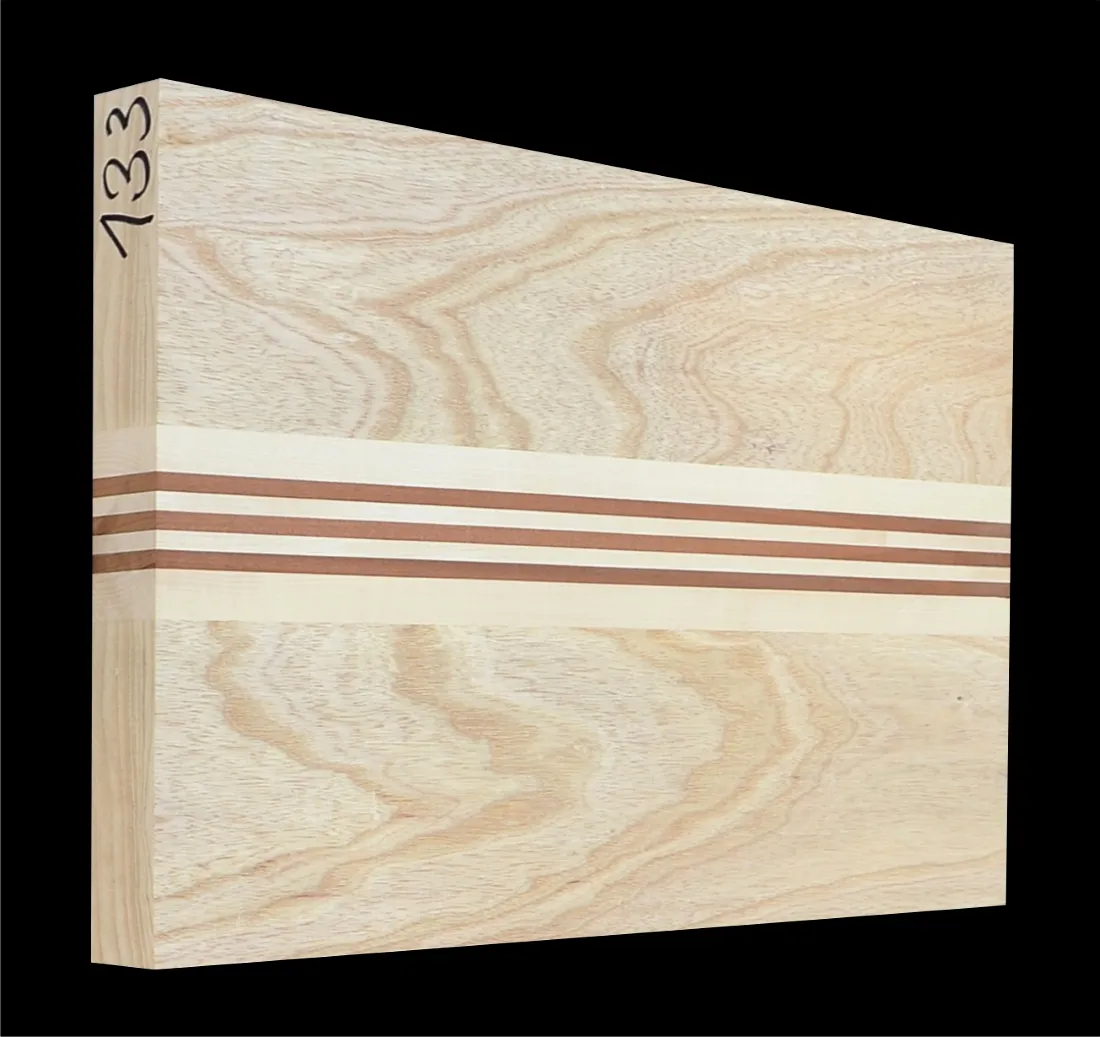 Bahenný Jaseň Gitarové Drevo SWE 133CL 555 x 360 x 46 mm Bahenný Jaseň Gitarové Drevo SWE 133CL 555 x 360 x 46 mm