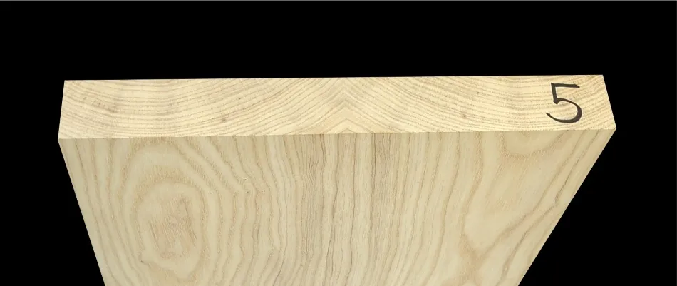 Jaseň Americký– Drevo na telo gitary AG 5 CL - 540/468 x 380 x 46 mm