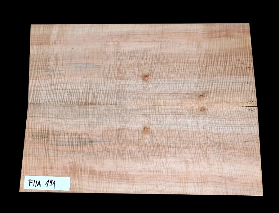 Javor Vlnitý Vrchná doska na Gitaru - Basgitaru FMA 191 - 550 x 440/430 x 5 mm Javor Vlnitý Vrchná doska na Gitaru - Basgitaru FMA 191 - 550 x 440/430 x 5 mm