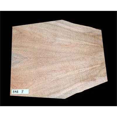 Javor Vlnitý Vrchná doska na Gitaru - Basgitaru FMA 7- 605 x 560/360 x 5,2 mm