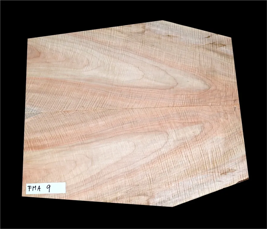 Javor Vlnitý Vrchná doska na Gitaru - Basgitaru FMA 9- 605 x 580/480 x 5,2 mm