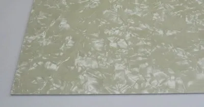 Hosco plastová doska na pickguard, Vintage Pearl 4-vrstvy 300 x 450 x 2,7 mm